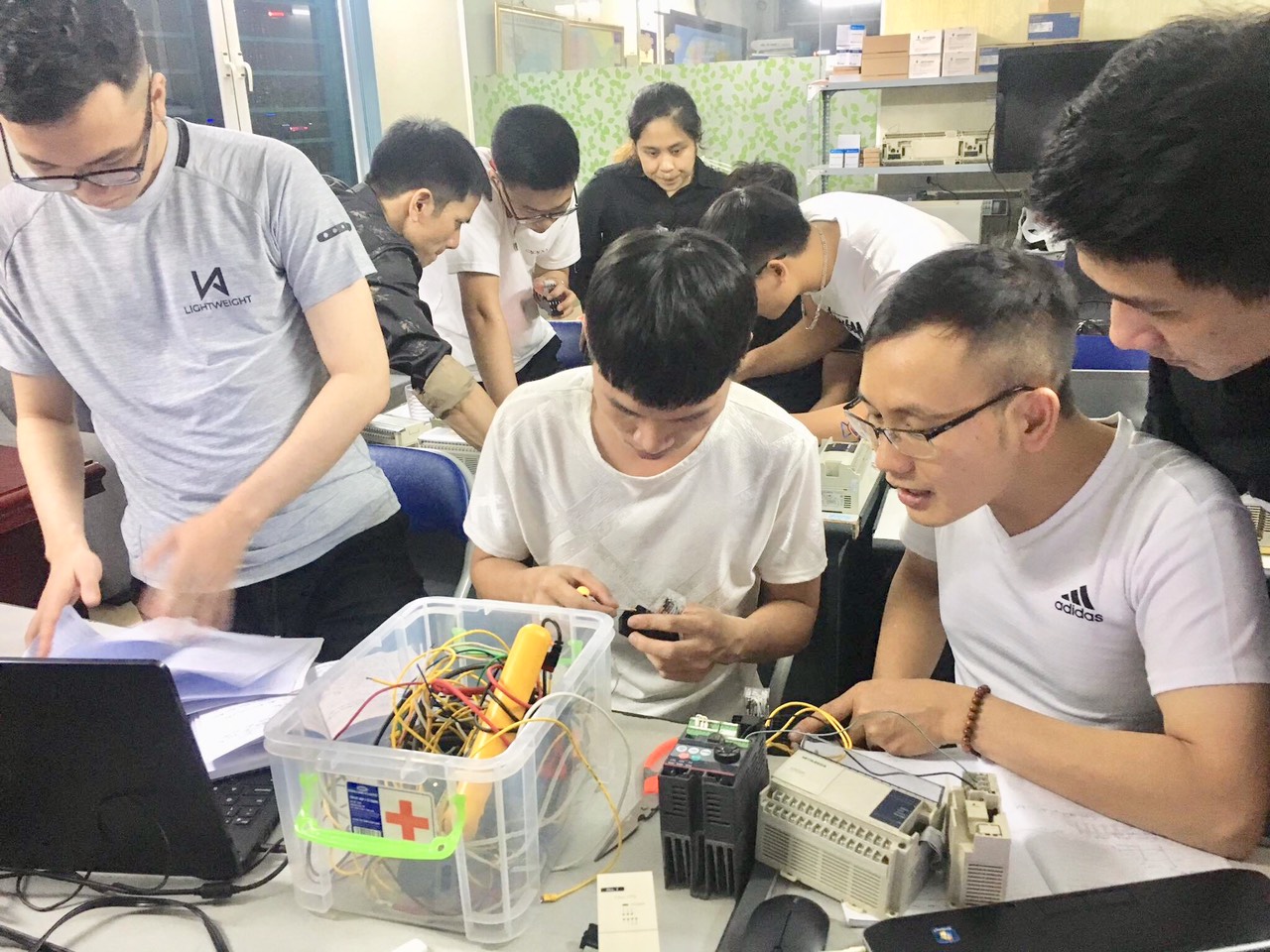Học Lập Trình PLC Cho Người Mới Bắt Đầu